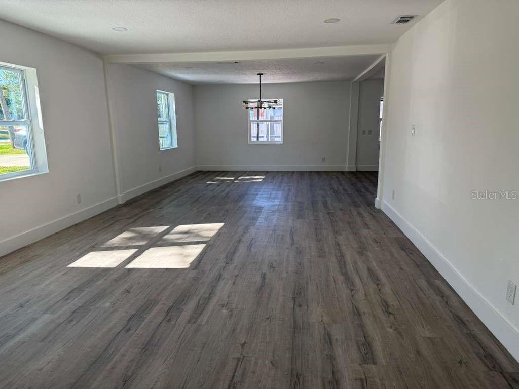 Image 13 of 59 For 581 Calle Grande Street