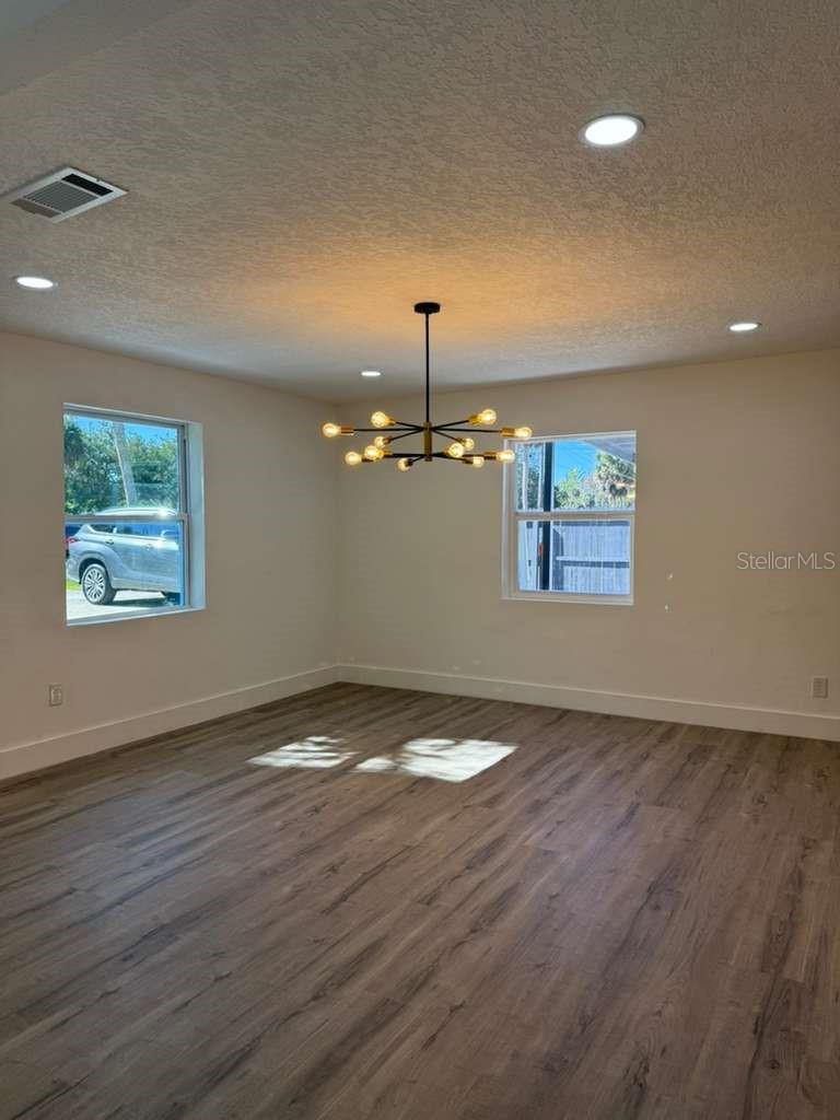 Image 16 of 59 For 581 Calle Grande Street