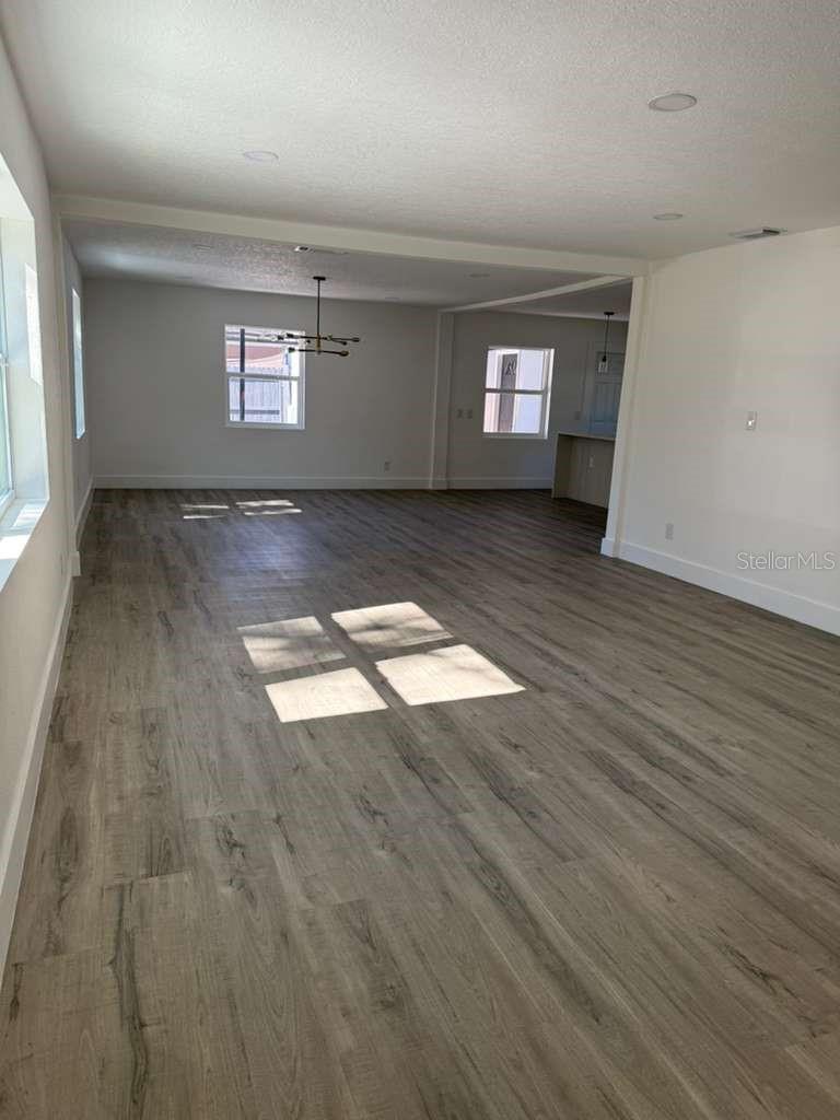 Image 19 of 59 For 581 Calle Grande Street