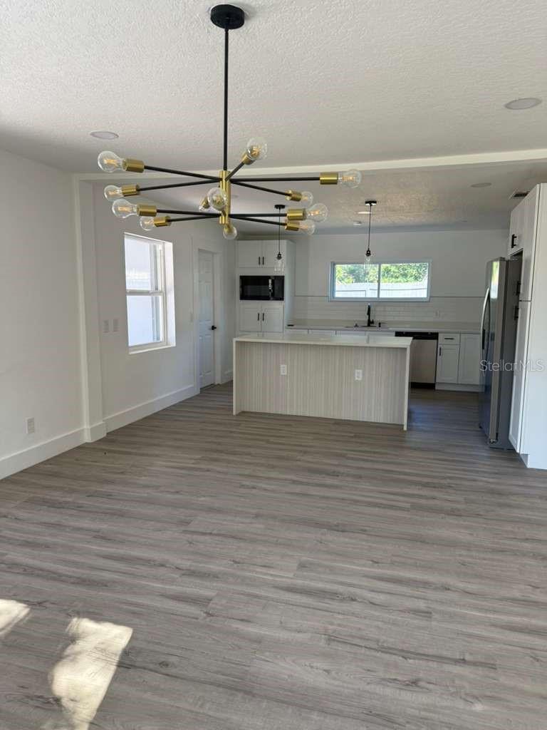 Image 20 of 59 For 581 Calle Grande Street