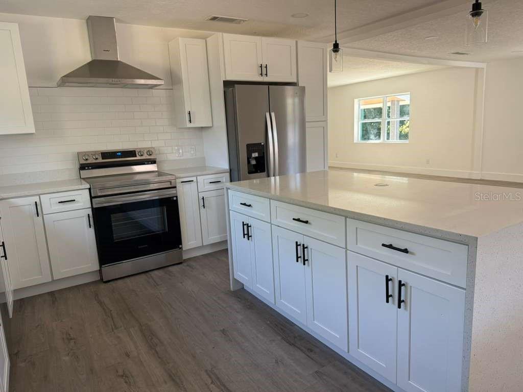 Image 22 of 59 For 581 Calle Grande Street