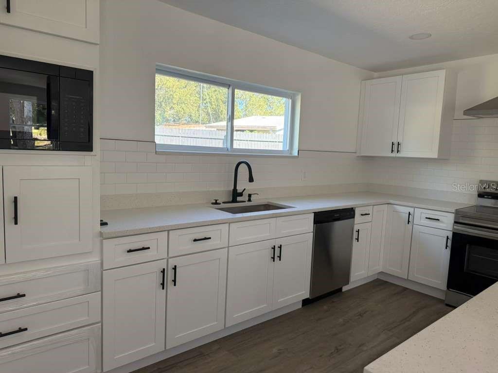 Image 23 of 59 For 581 Calle Grande Street