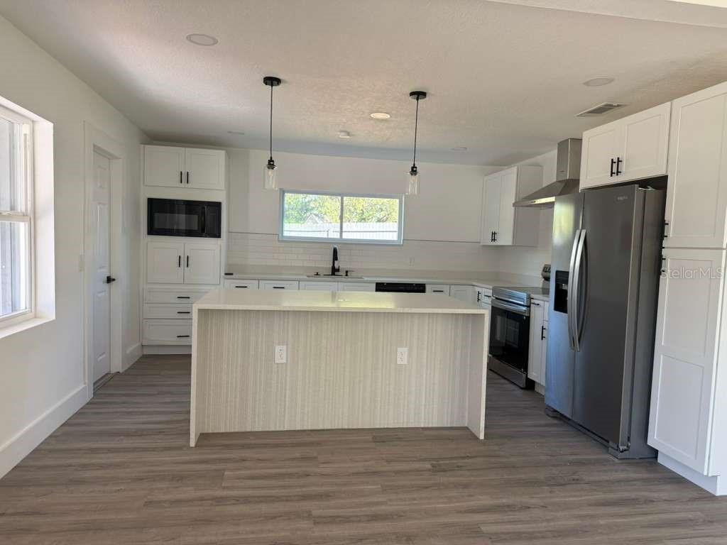 Image 26 of 59 For 581 Calle Grande Street