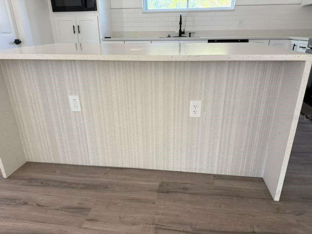 Image 27 of 59 For 581 Calle Grande Street