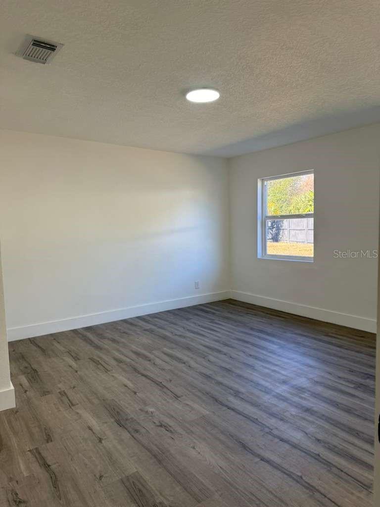 Image 28 of 59 For 581 Calle Grande Street