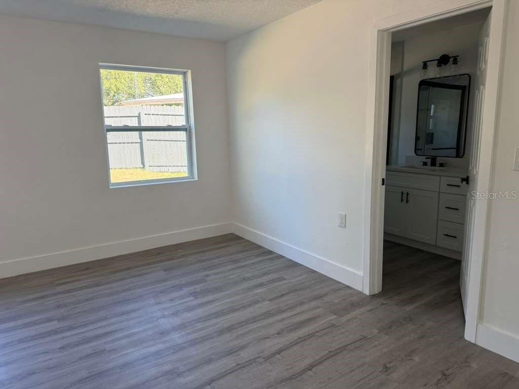 Image 30 of 59 For 581 Calle Grande Street