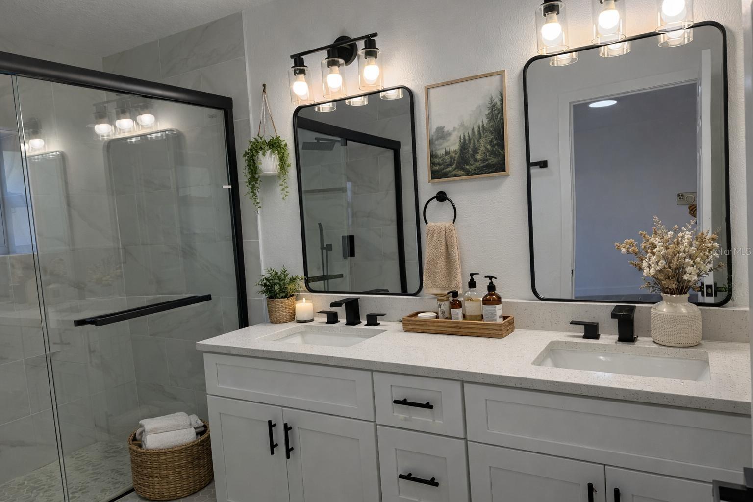 Image 32 of 59 For 581 Calle Grande Street