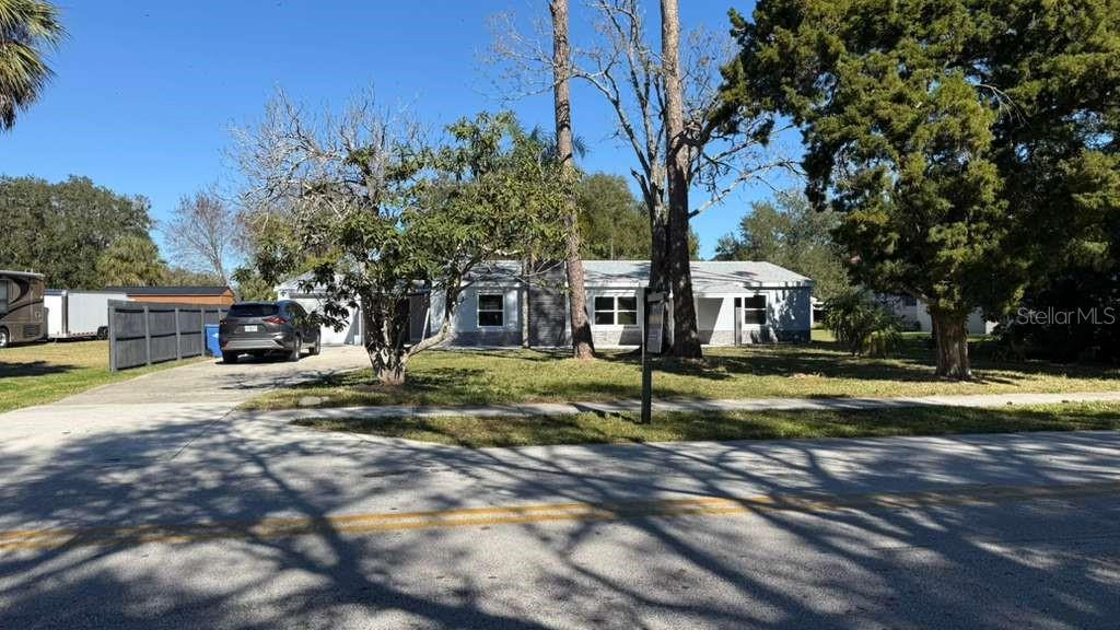 Image 4 of 59 For 581 Calle Grande Street