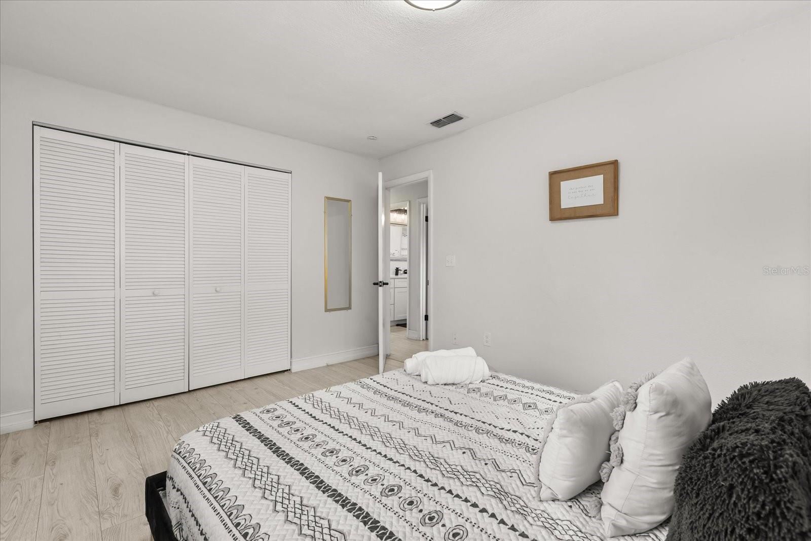 Image 12 of 32 For 5127 Glasgow Avenue