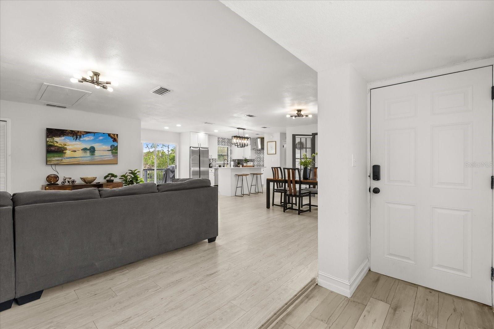 Image 3 of 32 For 5127 Glasgow Avenue