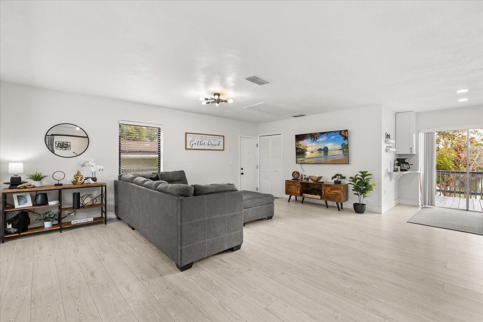 Image 4 of 32 For 5127 Glasgow Avenue