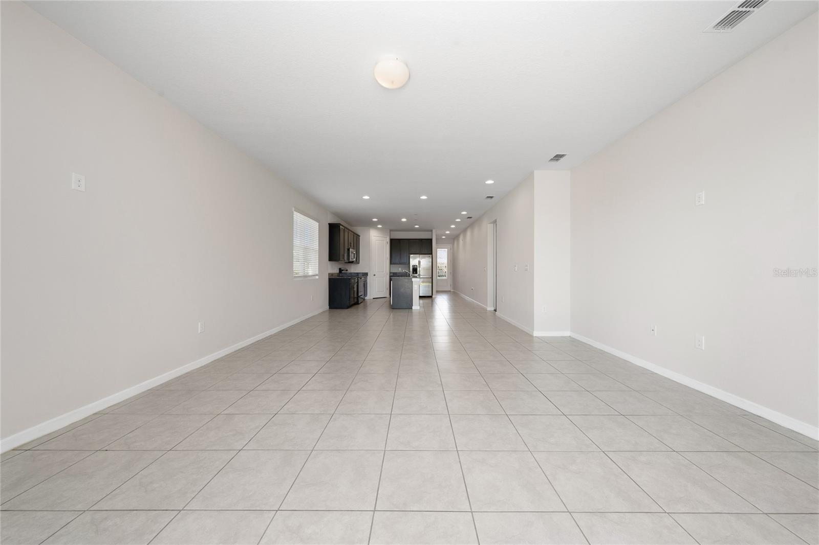 Image 12 of 38 For 689 Meadow Pointe Dr