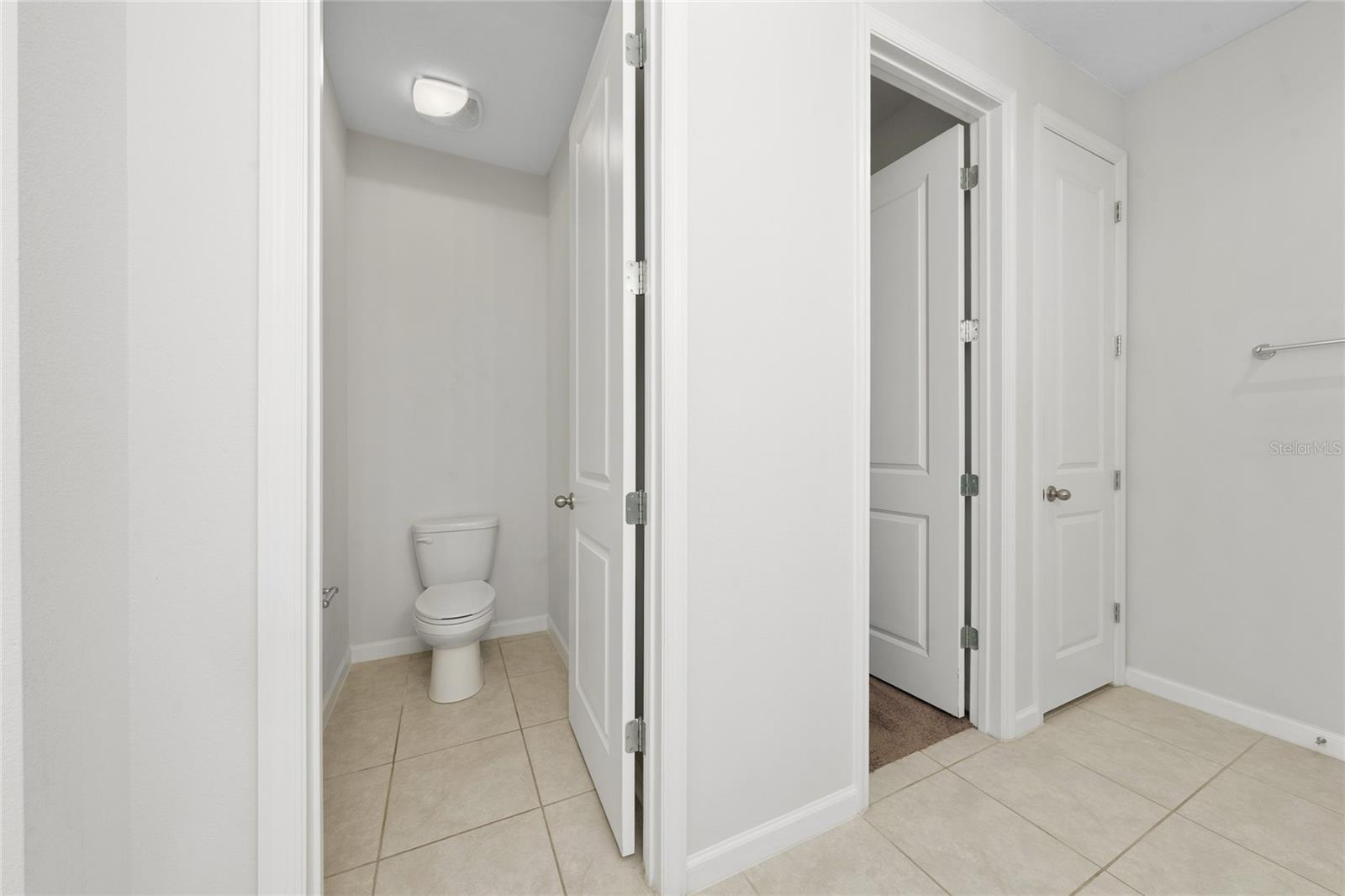 Image 18 of 38 For 689 Meadow Pointe Dr