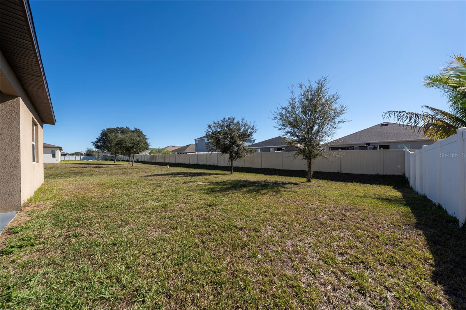 Image 22 of 38 For 689 Meadow Pointe Dr