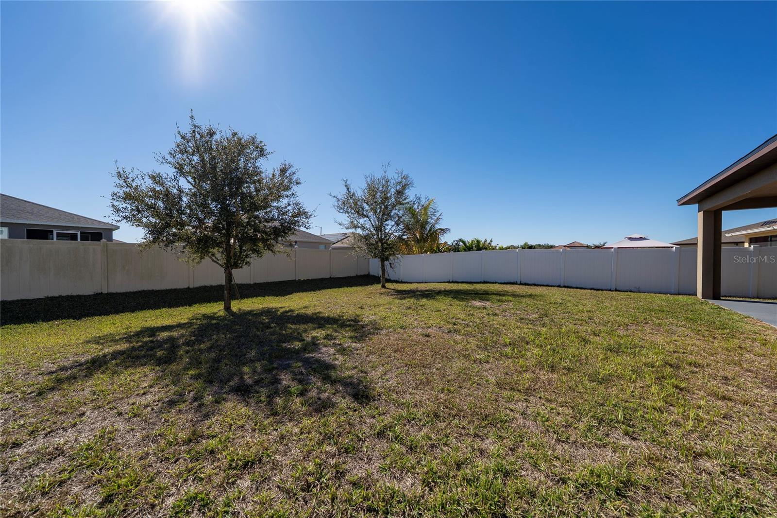 Image 26 of 38 For 689 Meadow Pointe Dr