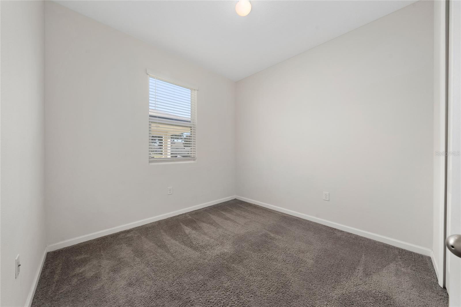 Image 37 of 38 For 689 Meadow Pointe Dr