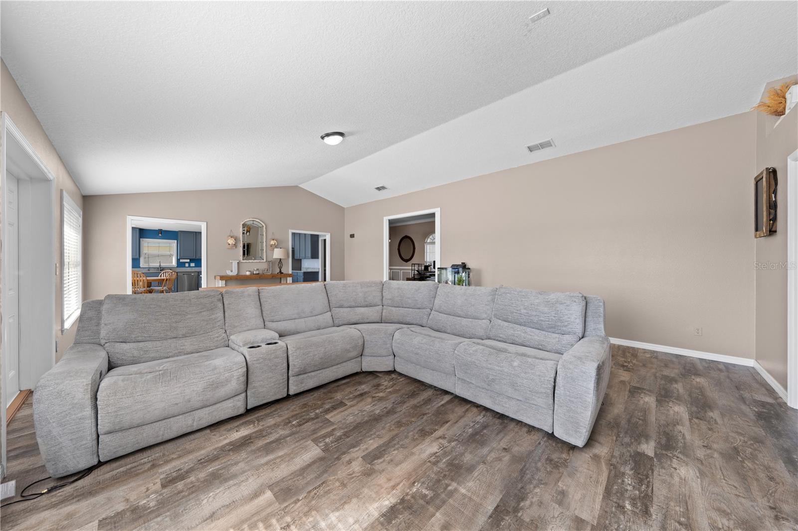 Image 18 of 71 For 3034 Sand Stone Circle