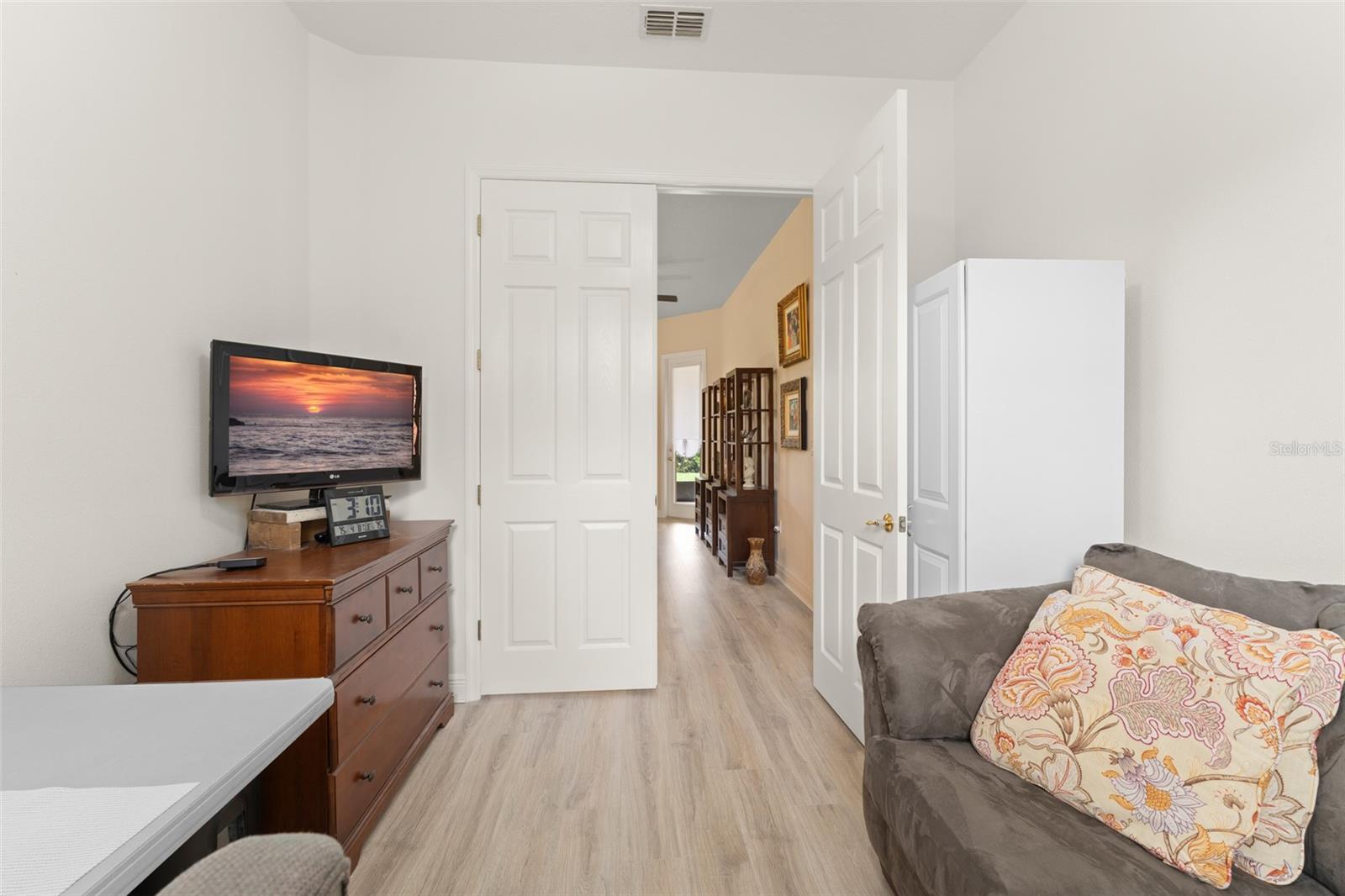 Image 17 of 62 For 724 Villa Park Road