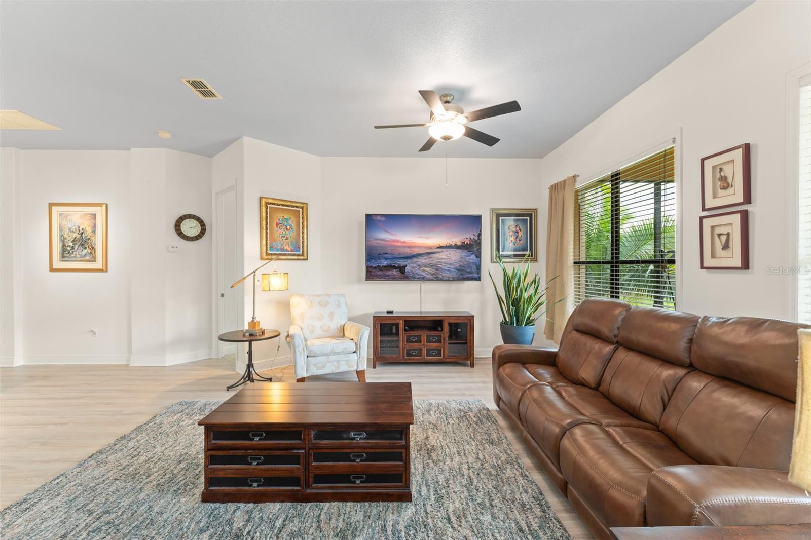 Image 4 of 62 For 724 Villa Park Road