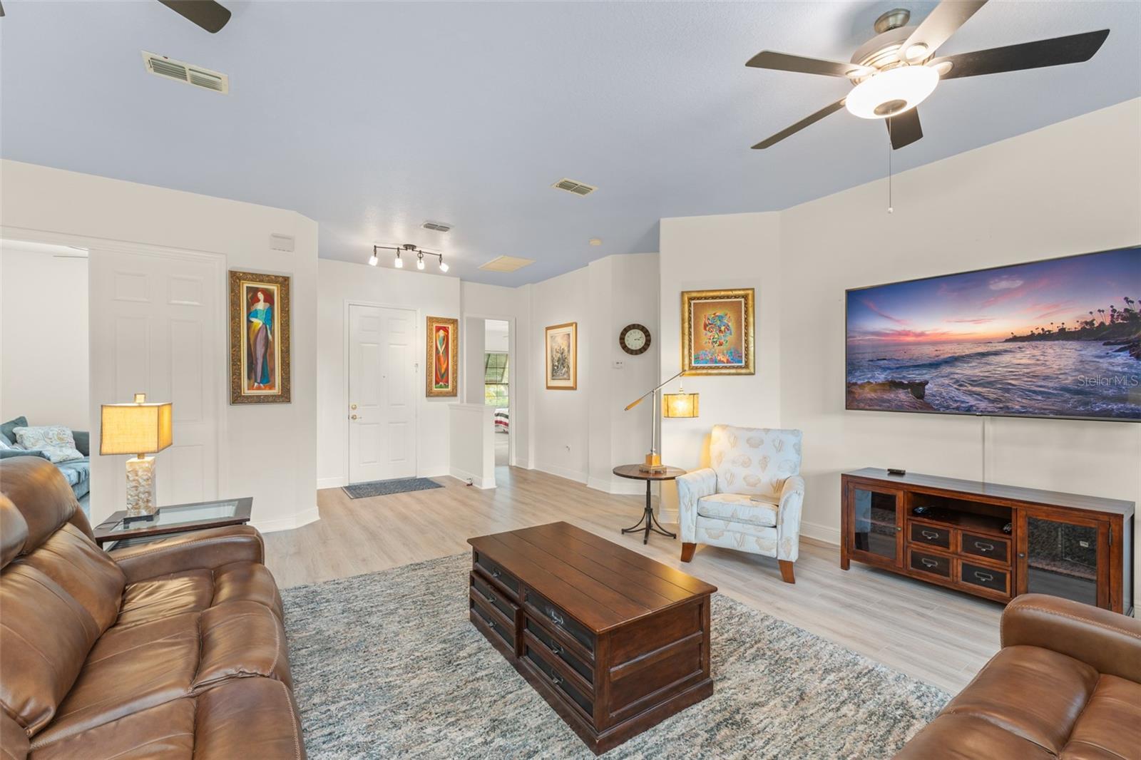 Image 5 of 62 For 724 Villa Park Road