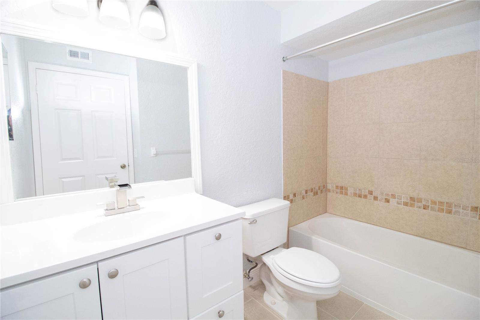 Image 13 of 26 For 14036 Fairway Island Drive Unit 1535