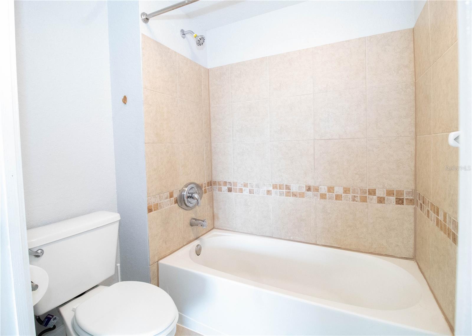 Image 19 of 26 For 14036 Fairway Island Drive Unit 1535