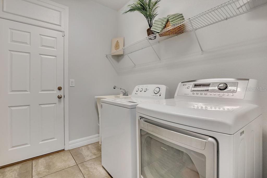 Image 25 of 39 For 2450 Chateau Loop