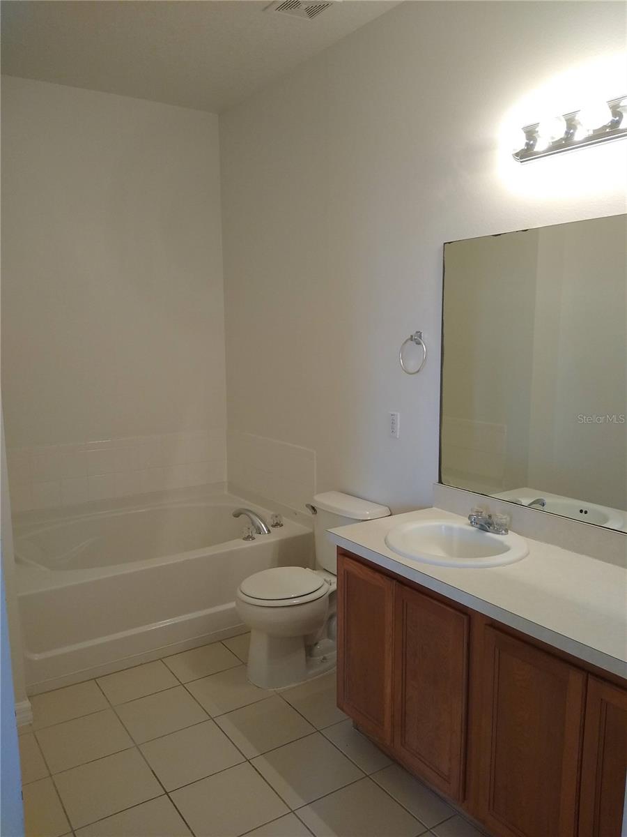 Image 14 of 43 For 1077 Berkeley Drive