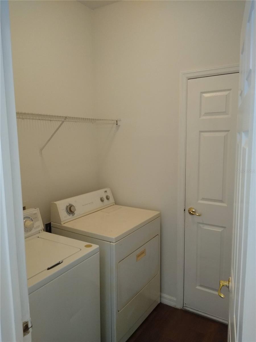 Image 21 of 43 For 1077 Berkeley Drive