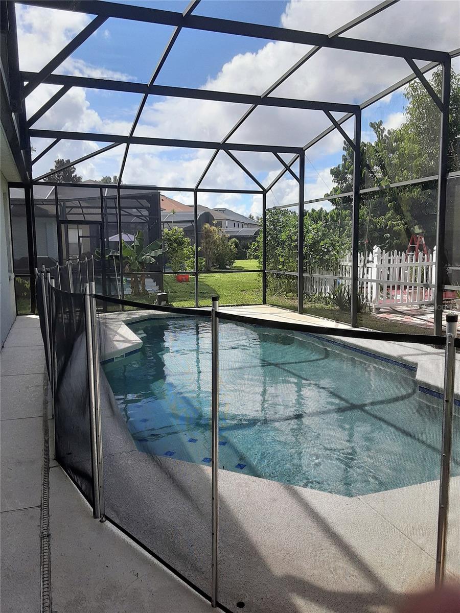 Image 23 of 43 For 1077 Berkeley Drive