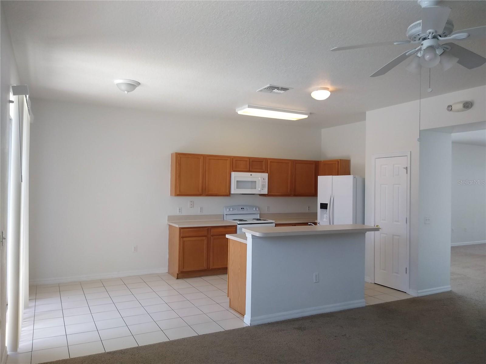 Image 4 of 43 For 1077 Berkeley Drive