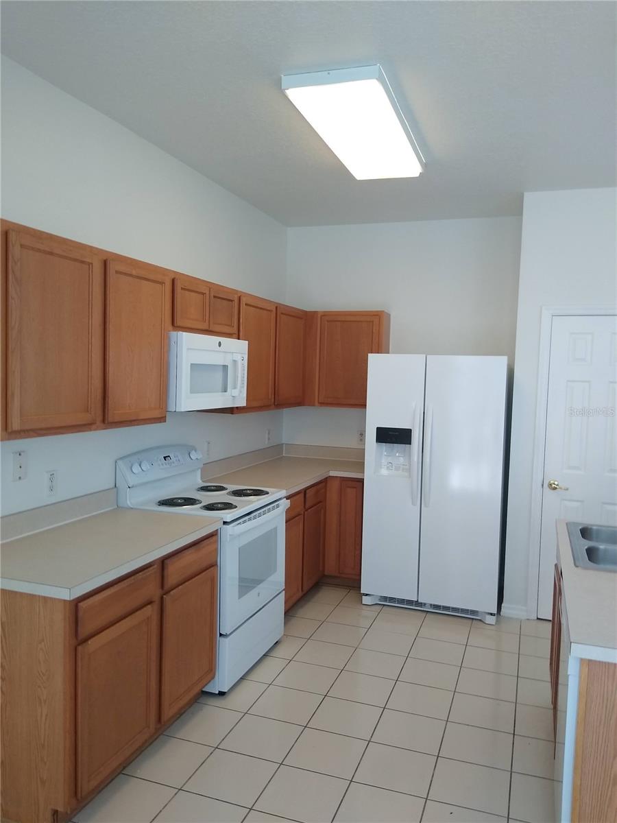 Image 5 of 43 For 1077 Berkeley Drive