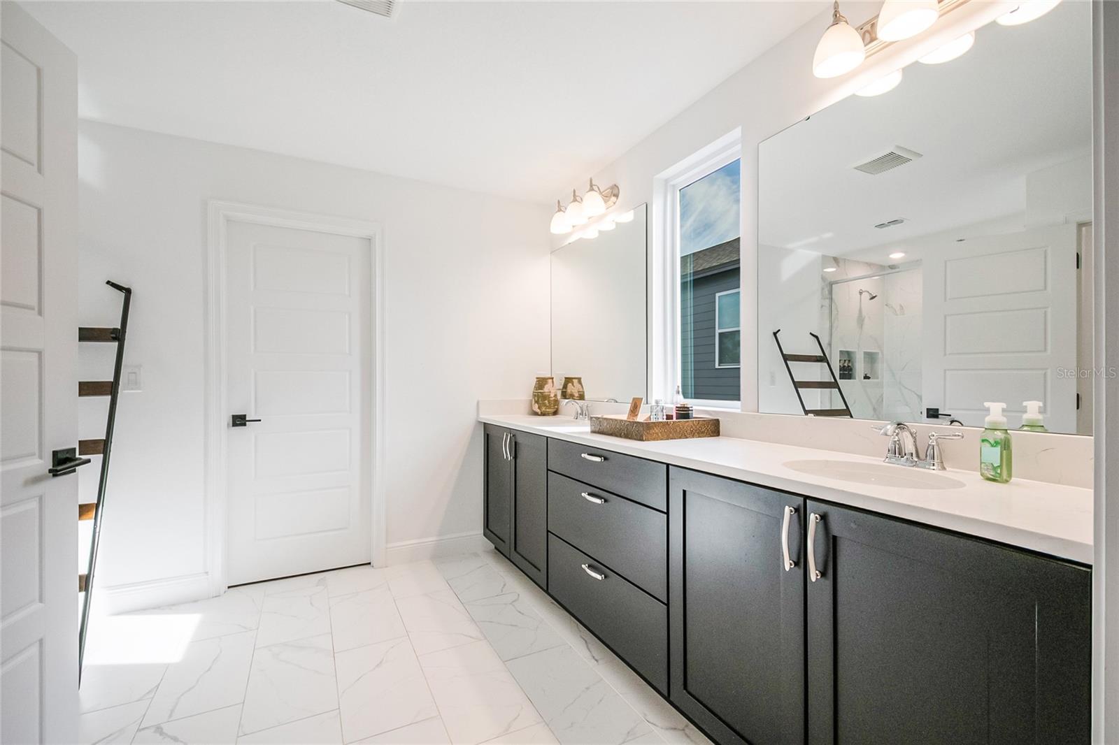 Image 44 of 72 For 2197 Gold Dust Drive