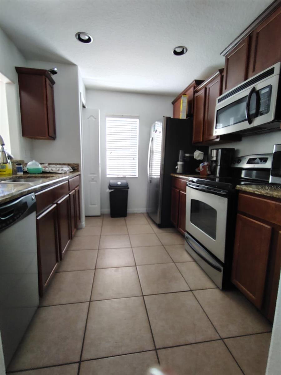 Image 4 of 12 For 9871 Trumpet Vine Loop