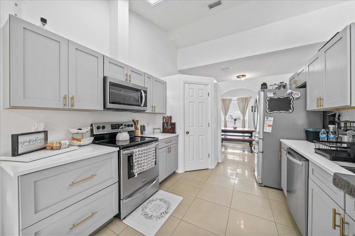 Image 6 of 29 For 3830 Jupiter Boulevard N