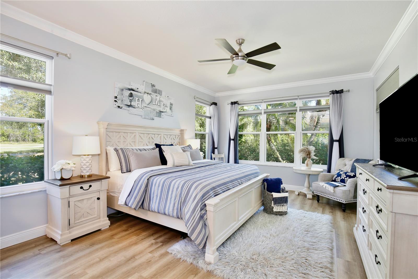 Image 14 of 66 For 217 Lake Cassidy Drive