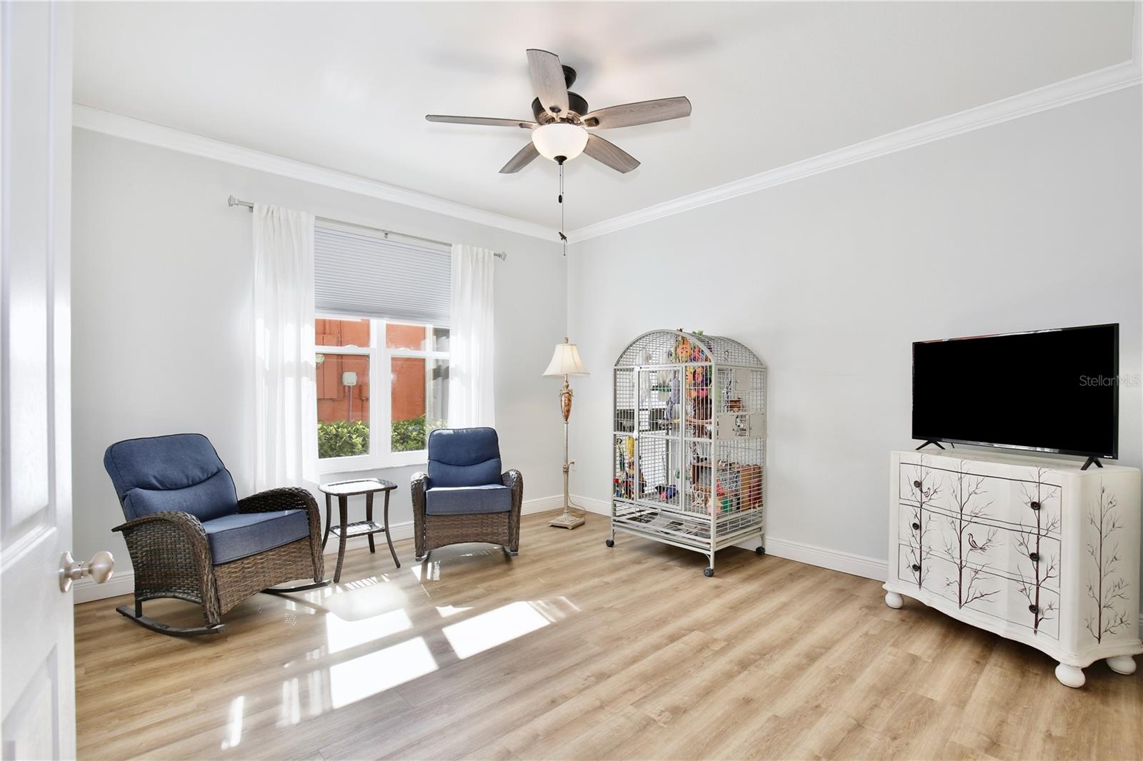 Image 28 of 66 For 217 Lake Cassidy Drive