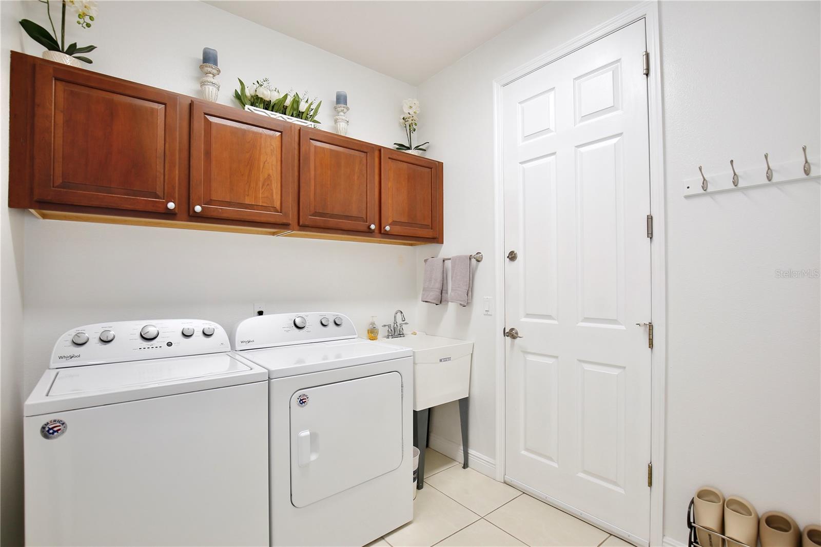 Image 29 of 66 For 217 Lake Cassidy Drive