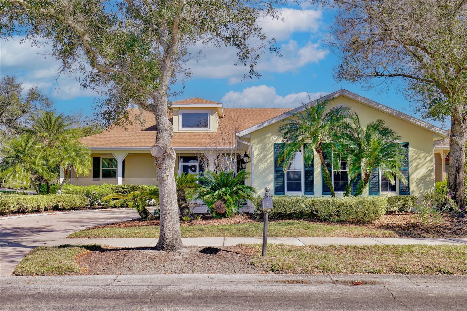 Image 31 of 66 For 217 Lake Cassidy Drive