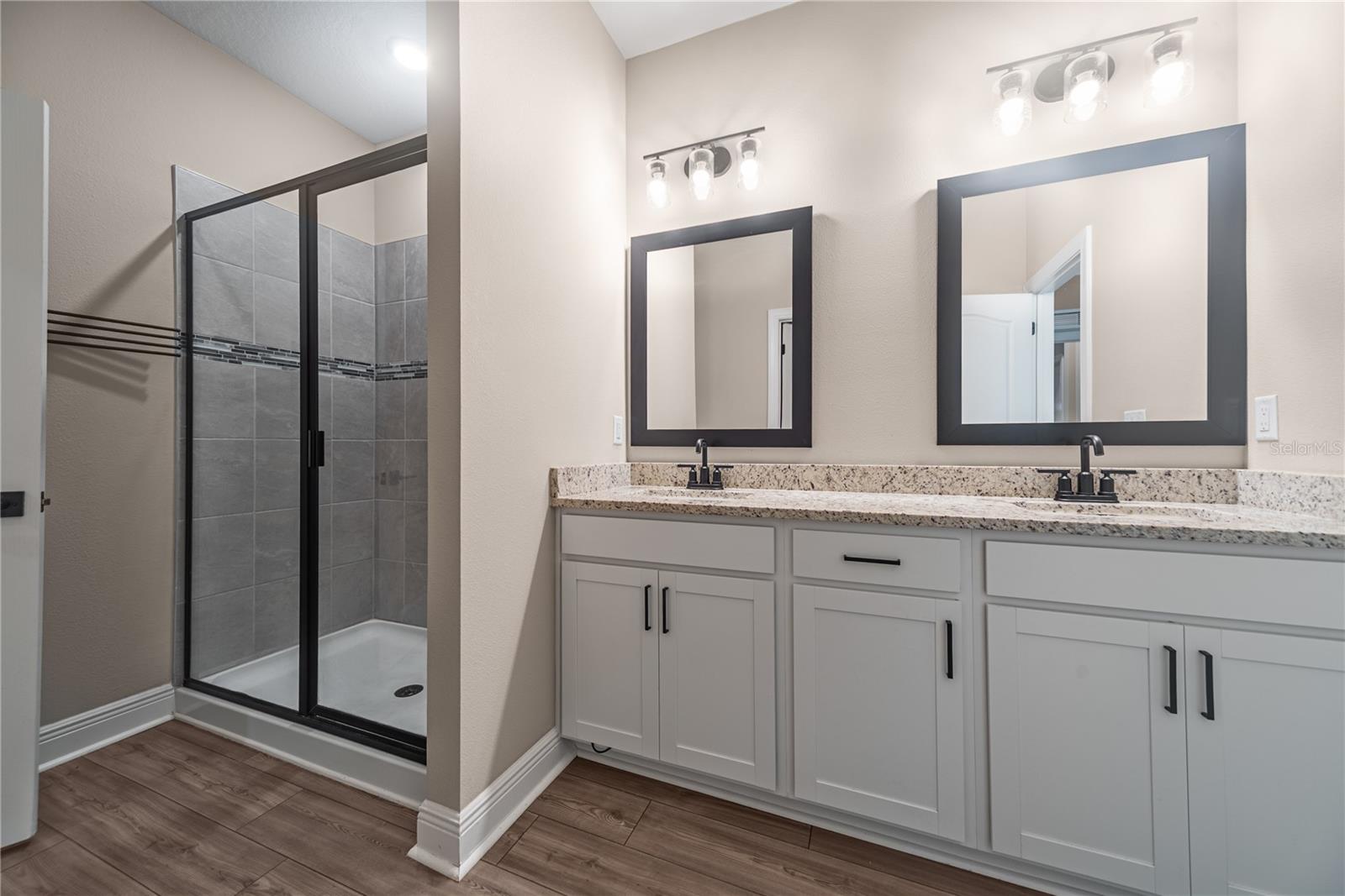 Image 21 of 44 For 7749 Somersworth Drive