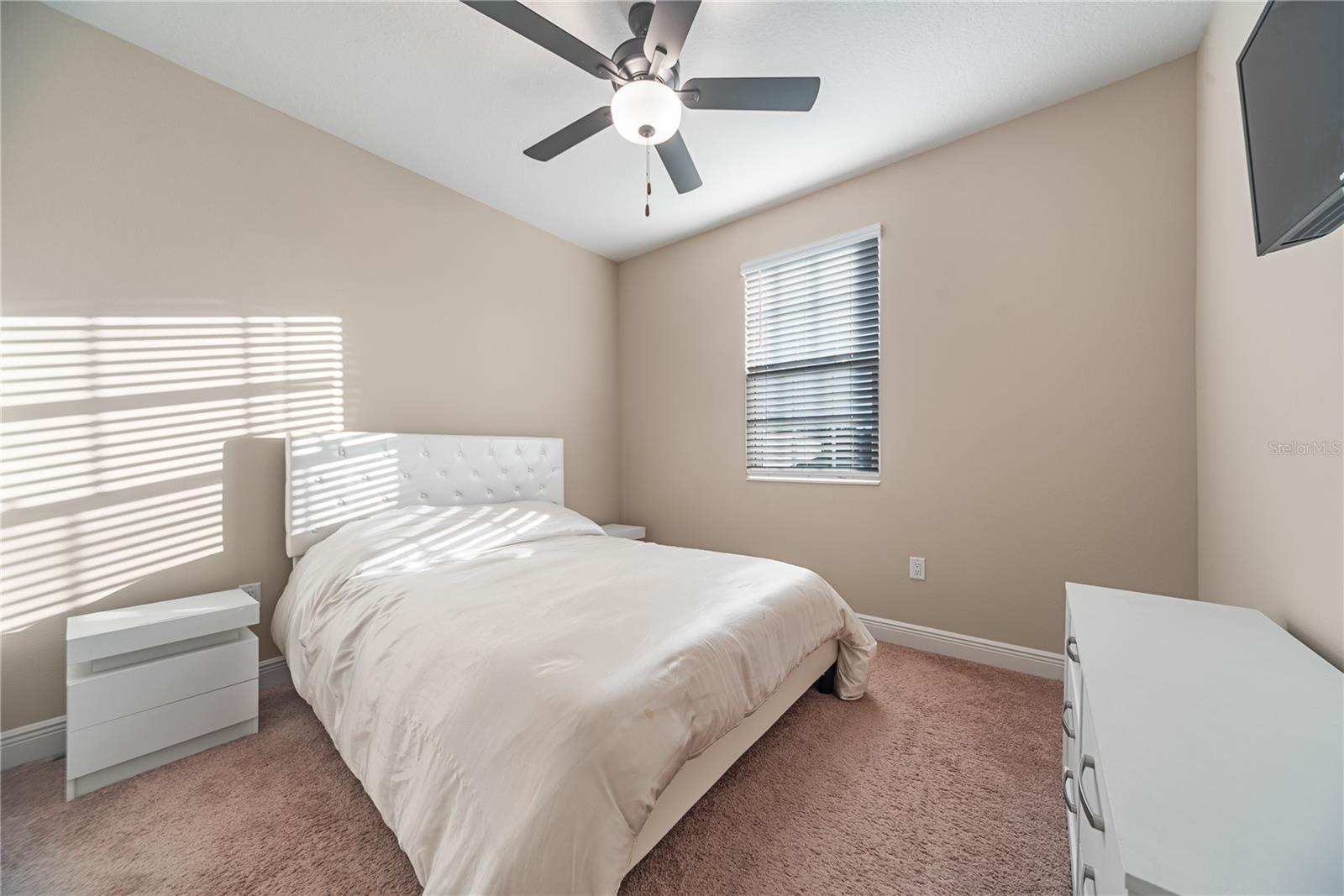 Image 28 of 44 For 7749 Somersworth Drive