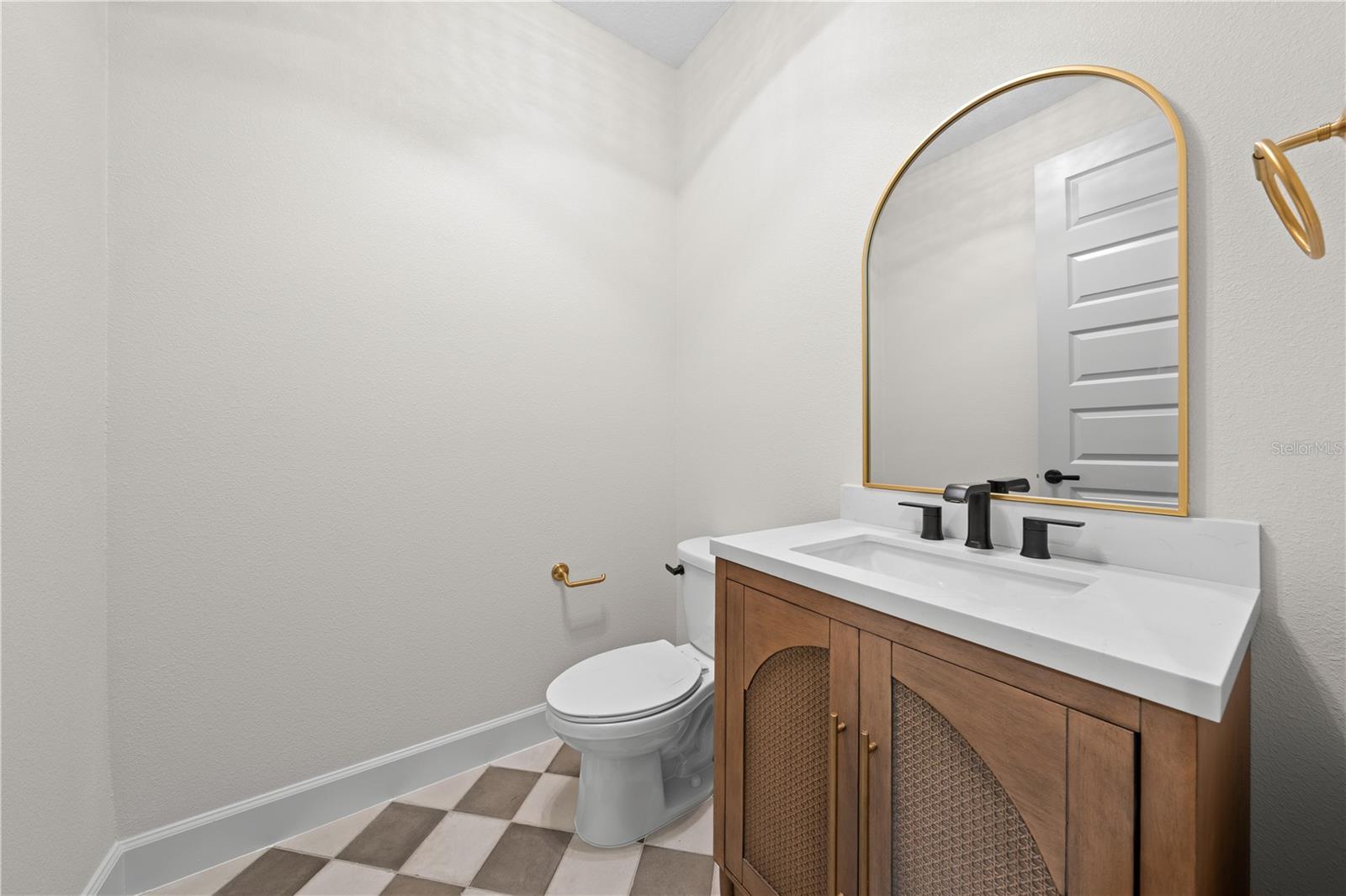 Image 24 of 57 For 3798 Rambler Ave.