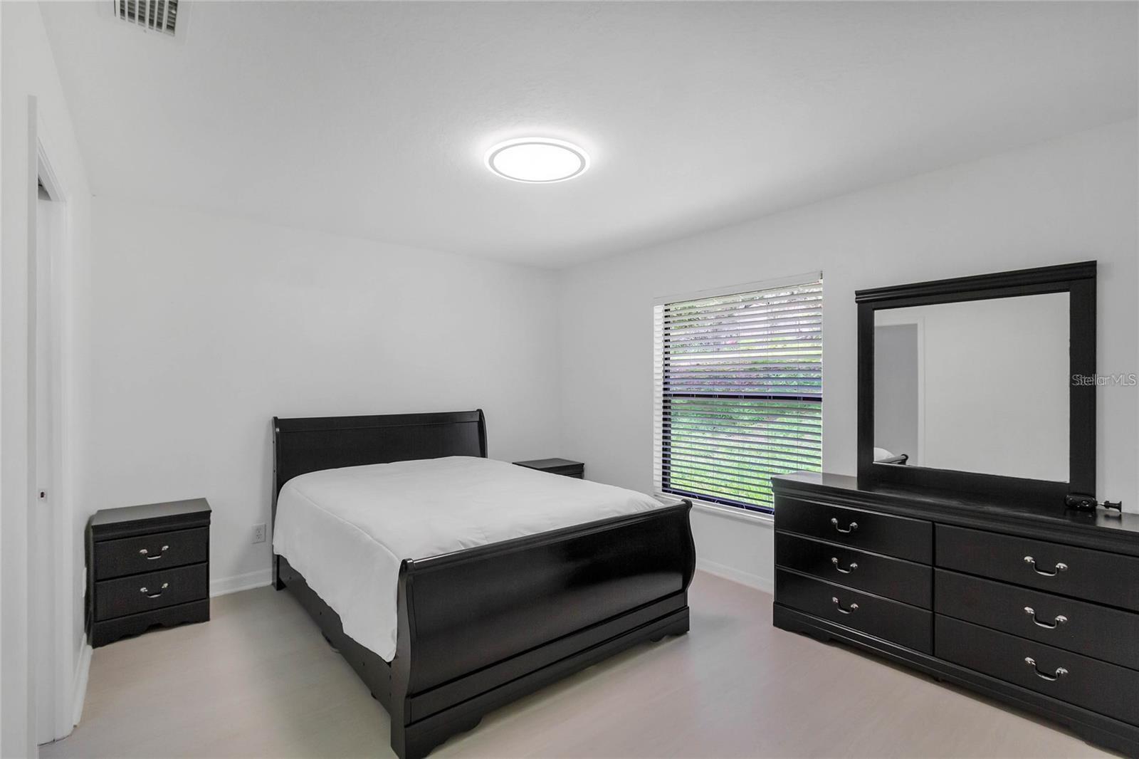 Image 10 of 35 For 560-562 Juniata Street