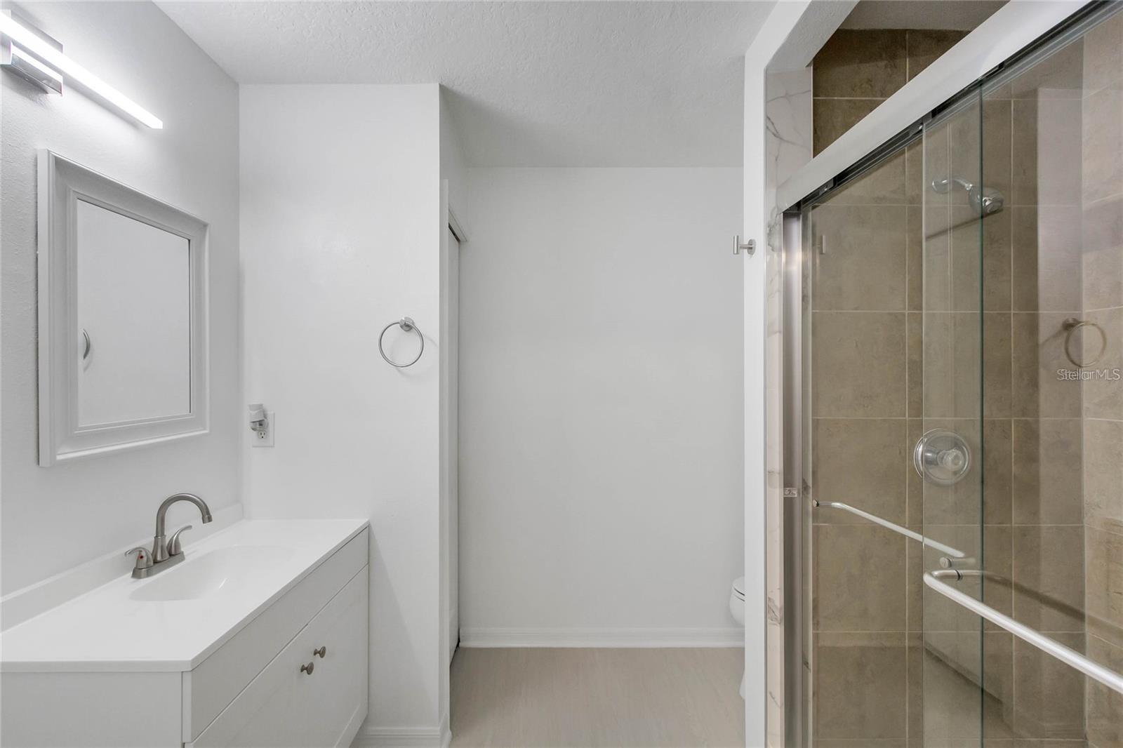 Image 12 of 35 For 560-562 Juniata Street