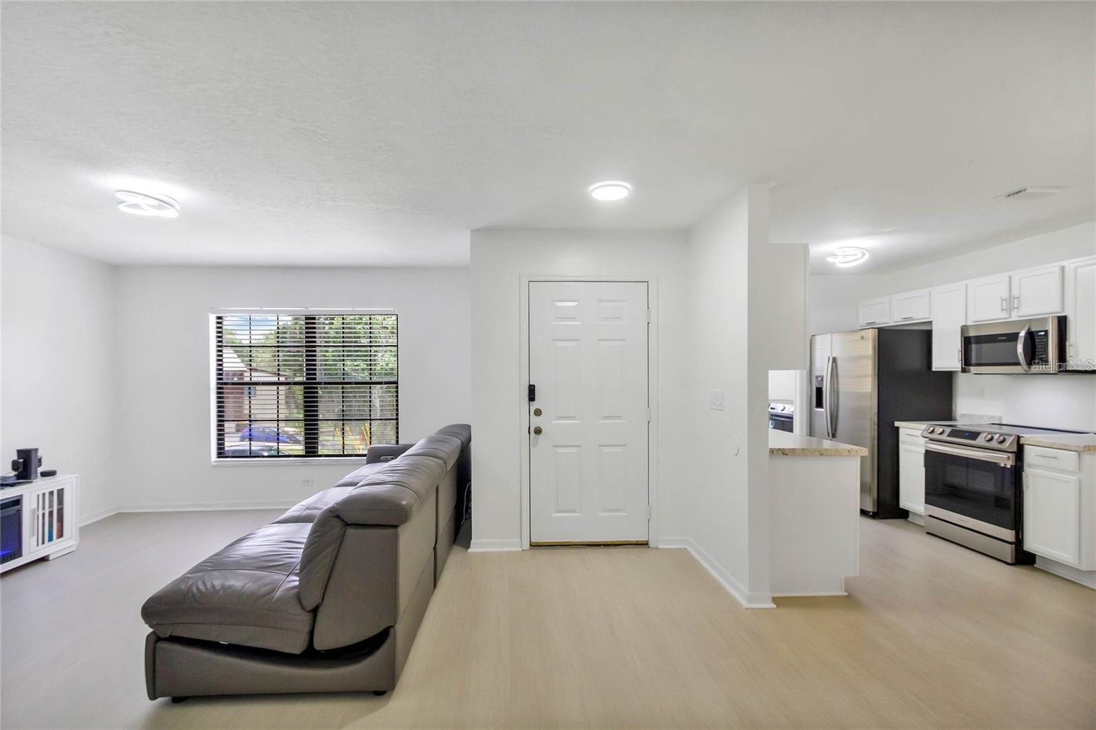 Image 2 of 35 For 560-562 Juniata Street