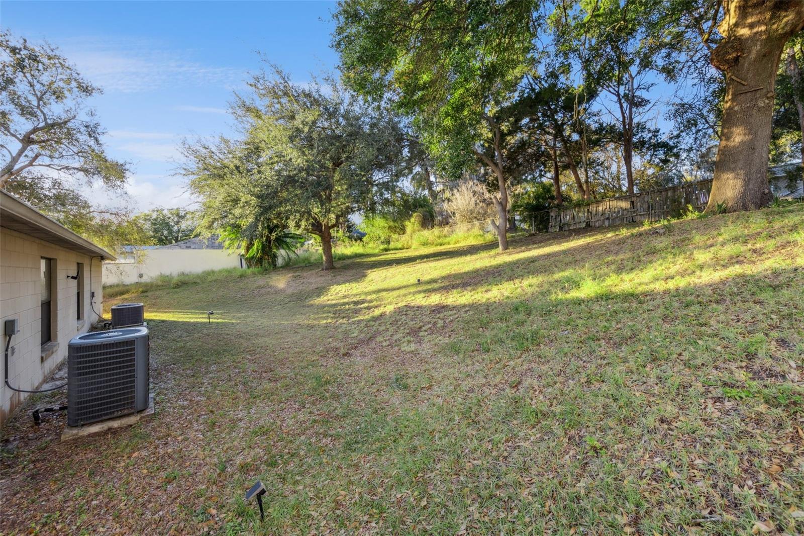 Image 21 of 35 For 560-562 Juniata Street