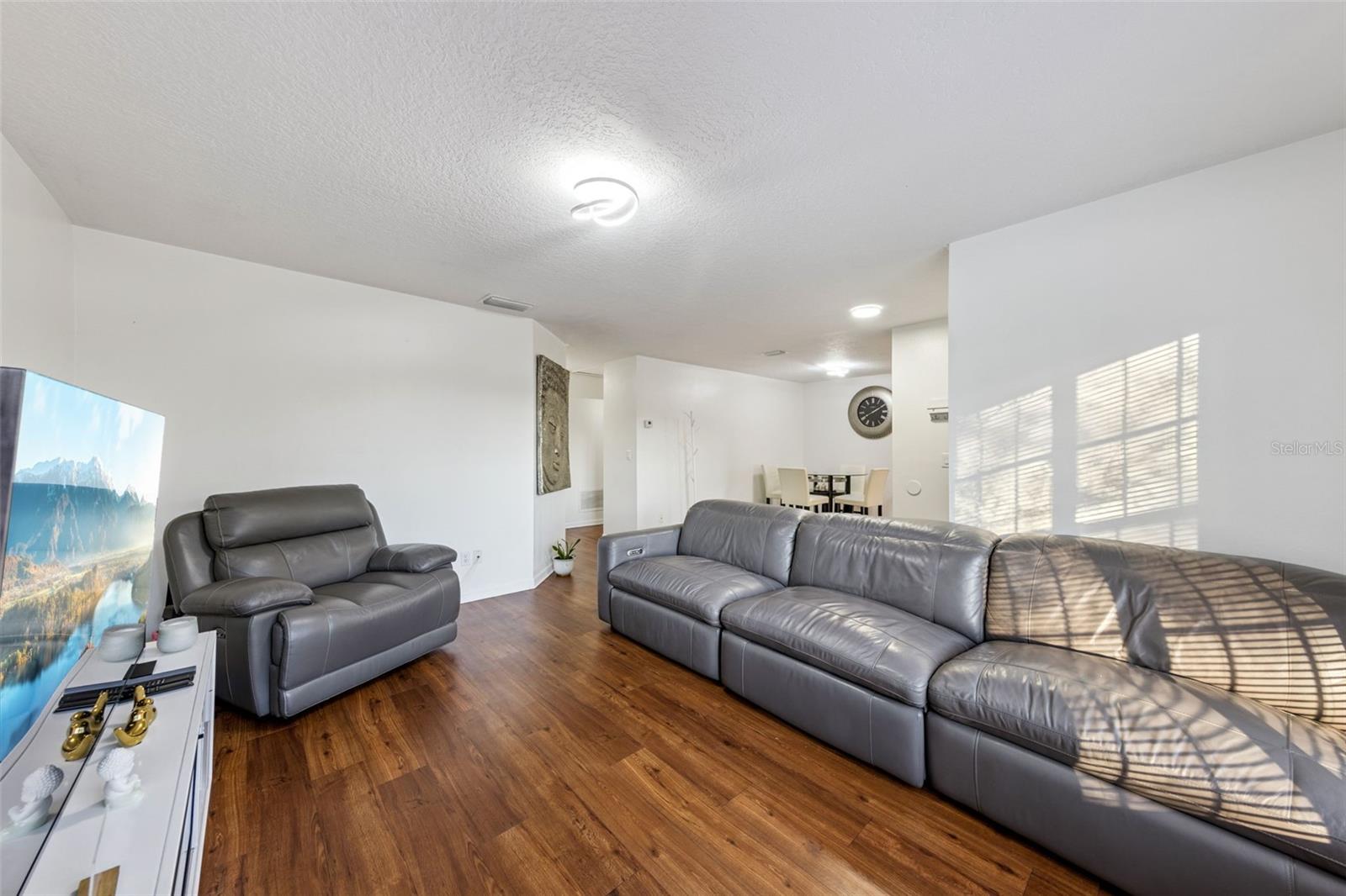 Image 22 of 35 For 560-562 Juniata Street