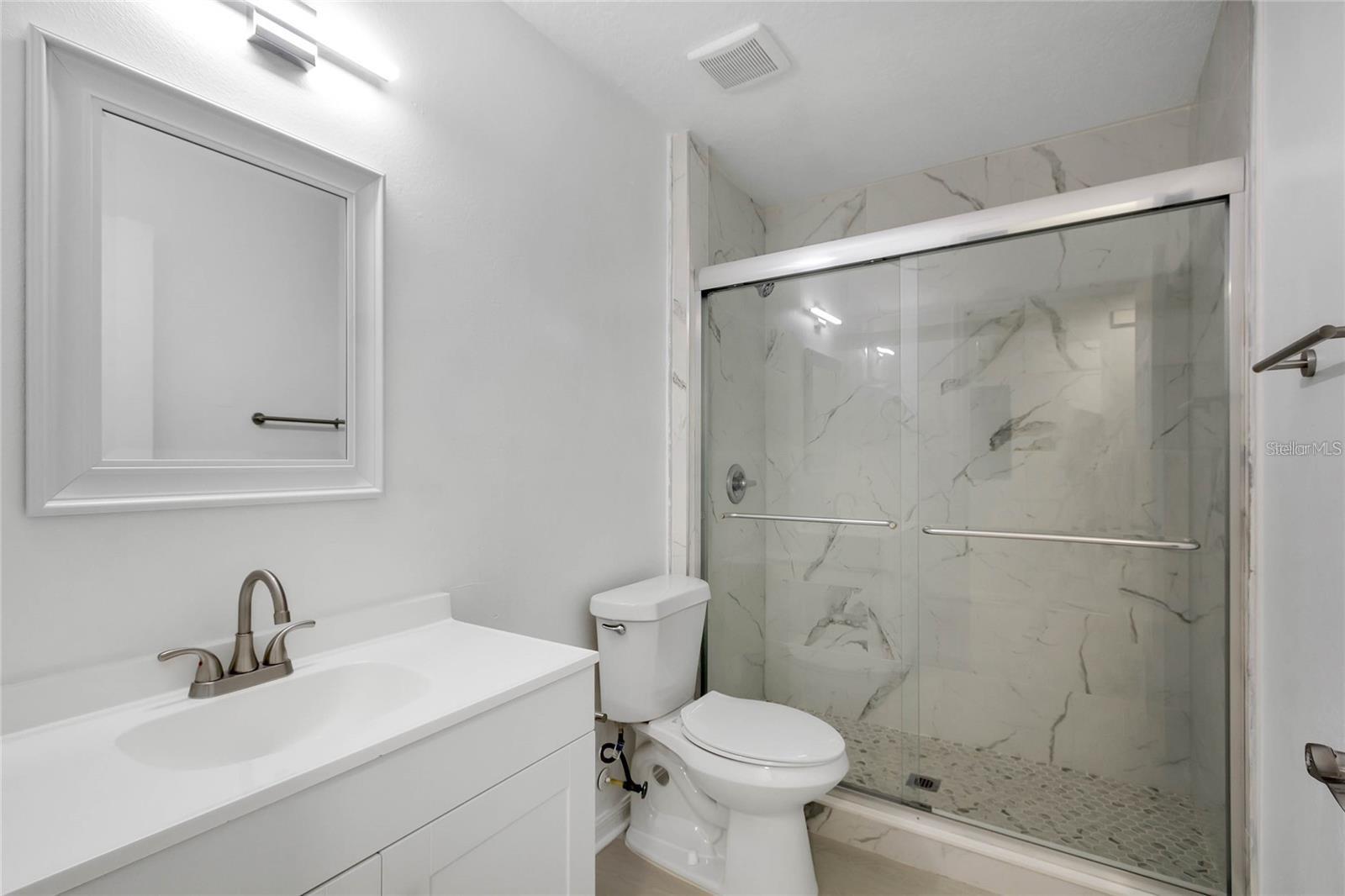 Image 4 of 35 For 560-562 Juniata Street