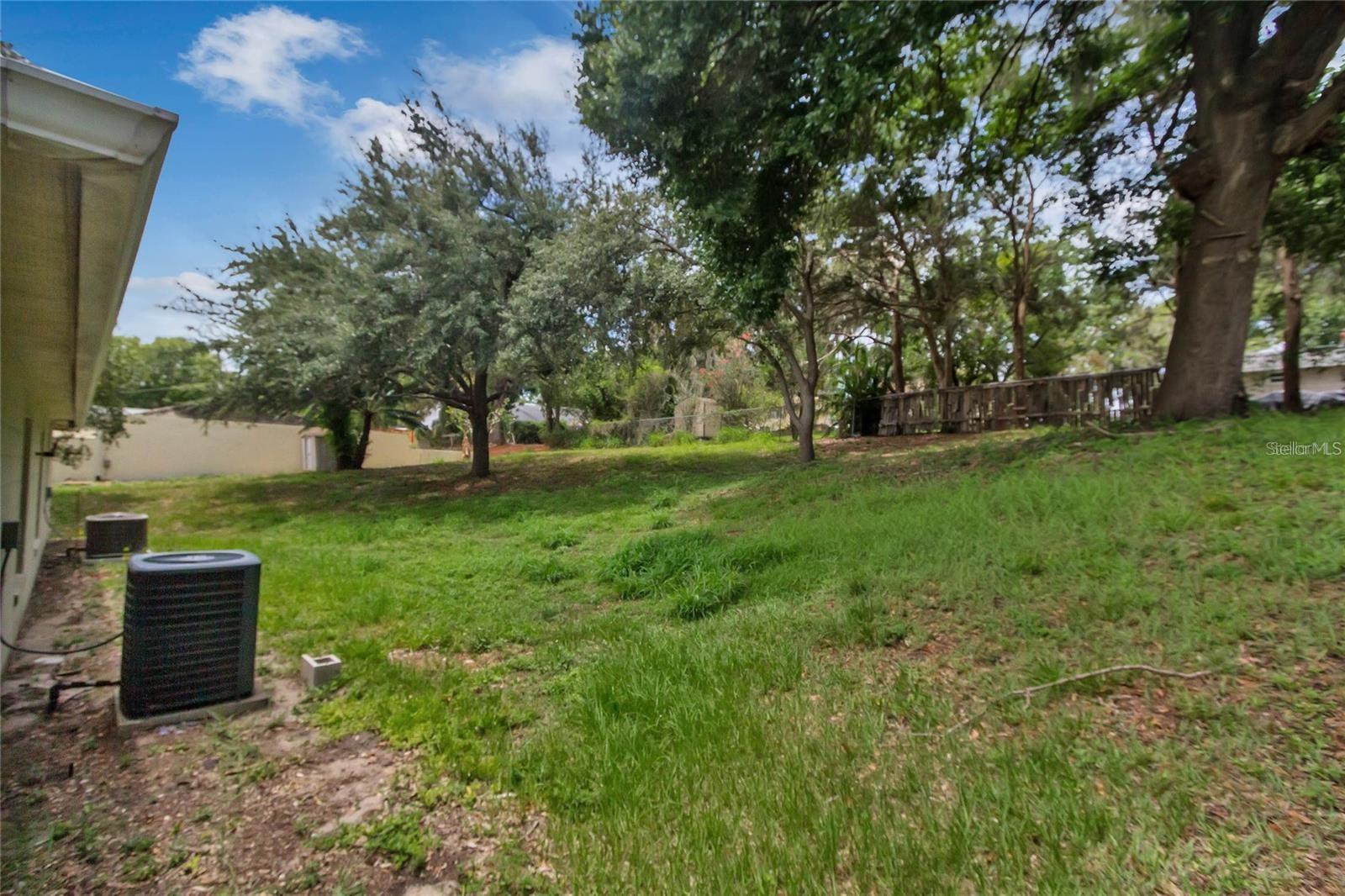 Image 9 of 35 For 560-562 Juniata Street