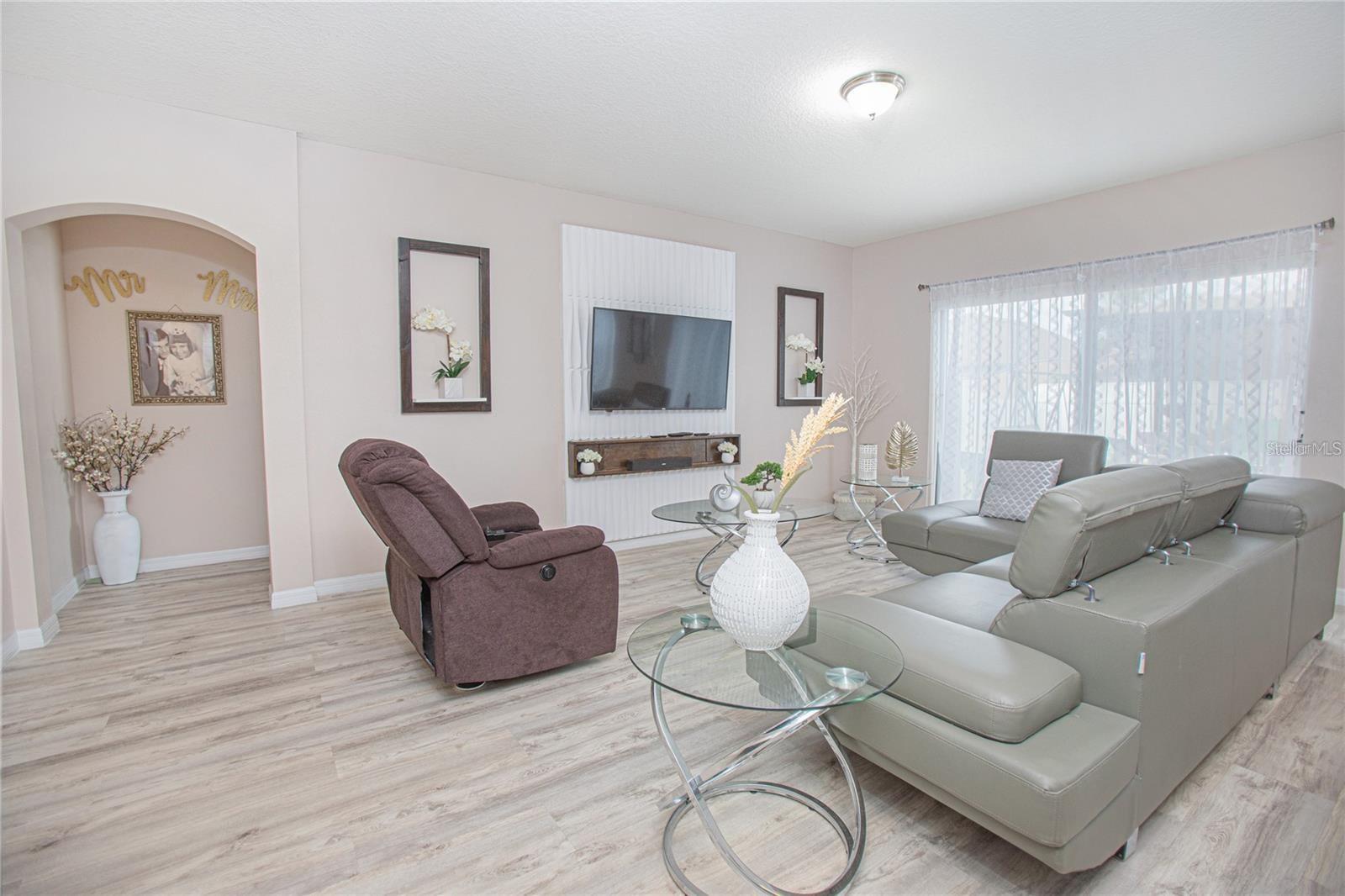 Image 3 of 17 For 3034 Morton Way